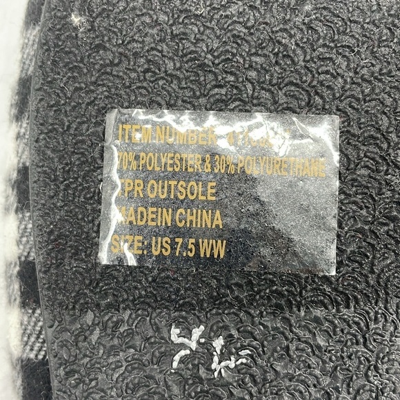 NWOB. Torrid Glitter Plaid Faux Fur Loafers. 7.5WW. - Picture 13 of 13